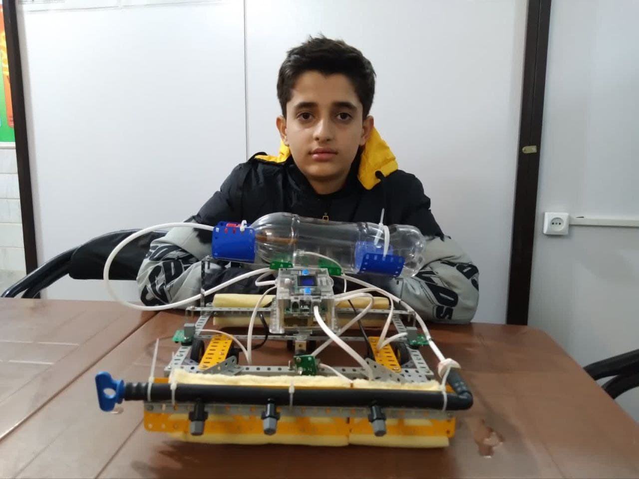 ربات هوشمند تمیزکننده پنل های خورشیدی