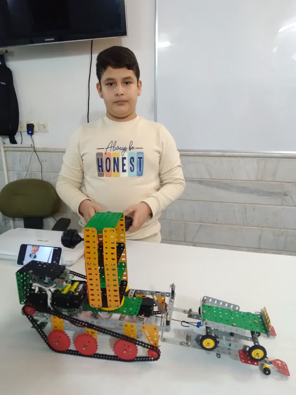 تخت بیمار و دستیار پرستار هوشمند آقای پرهازه